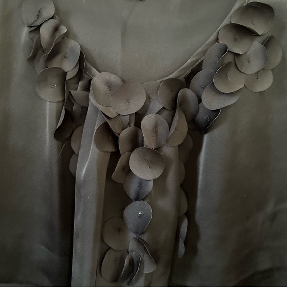 Women’s Gap Satin Tank/Blouse - Picture 2 of 2